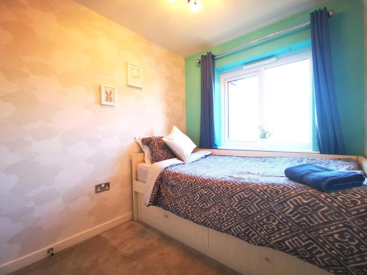 The Lawnswood - Central Manchester Holiday Home With Free Parking Ngoại thất bức ảnh