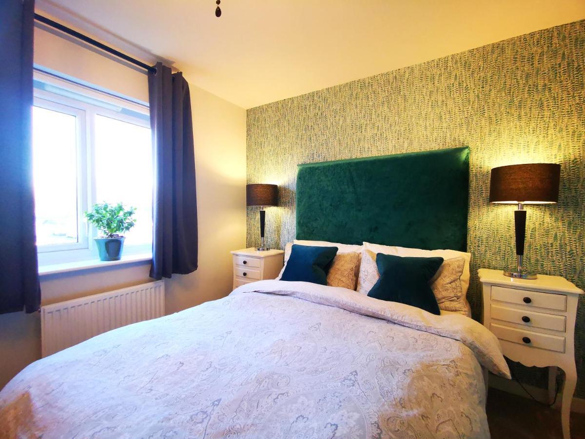 The Lawnswood - Central Manchester Holiday Home With Free Parking Ngoại thất bức ảnh