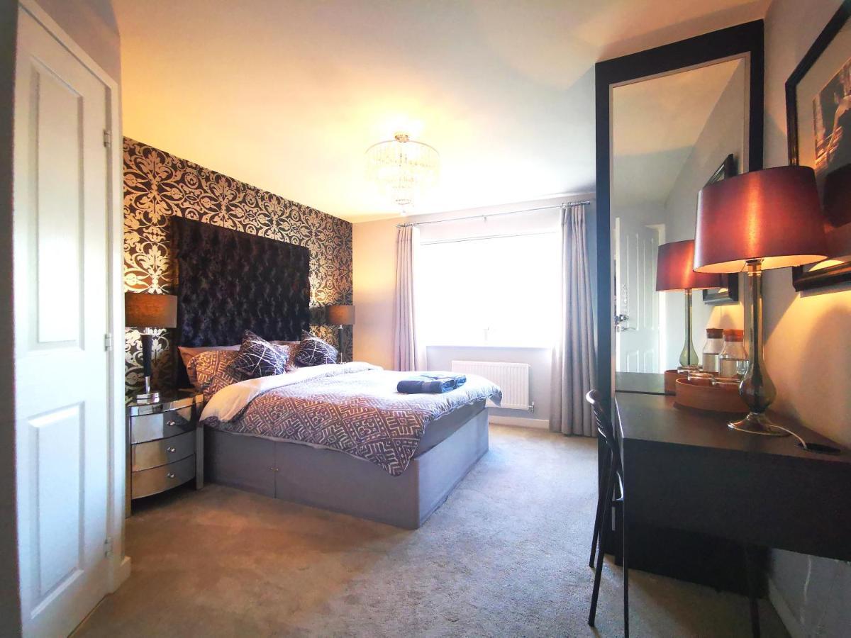 The Lawnswood - Central Manchester Holiday Home With Free Parking Ngoại thất bức ảnh