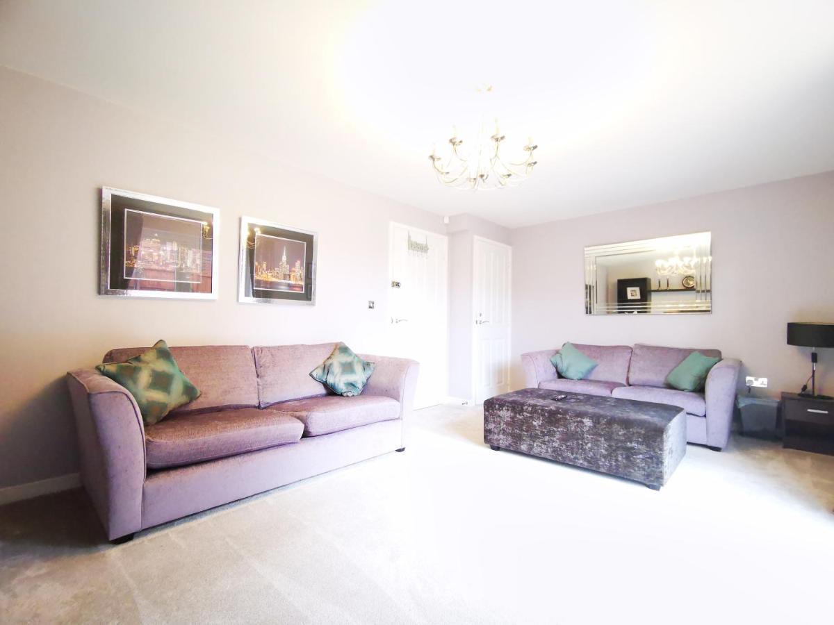 The Lawnswood - Central Manchester Holiday Home With Free Parking Ngoại thất bức ảnh